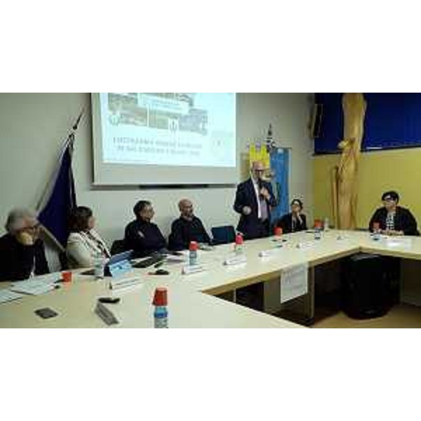 L'intervento dell'assessore regionale Riccardo Riccardi dunate l'incontro svoltosi a Vito d'Asio - L'intervento dell'assessore regionale Riccardo Riccardi dunate l'incontro svoltosi a Vito d'Asio