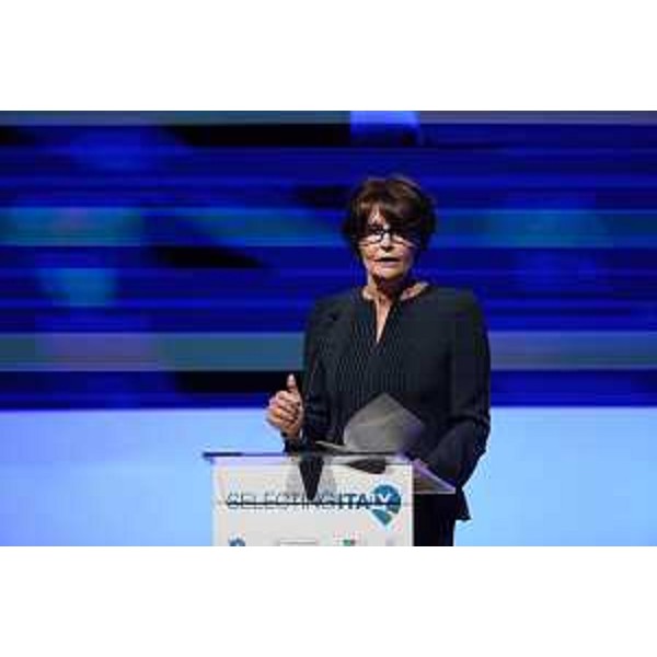 Lassessore regionale al Lavoro, formazione, istruzione, ricerca, università e famiglia Alessia Rosolen durante lintervento dapertura della terza edizione di Selecting Italy - Lassessore regionale al Lavoro, formazione, istruzione, ricerca, università e famiglia Alessia Rosolen durante lintervento dapertura della terza edizione di Selecting Italy