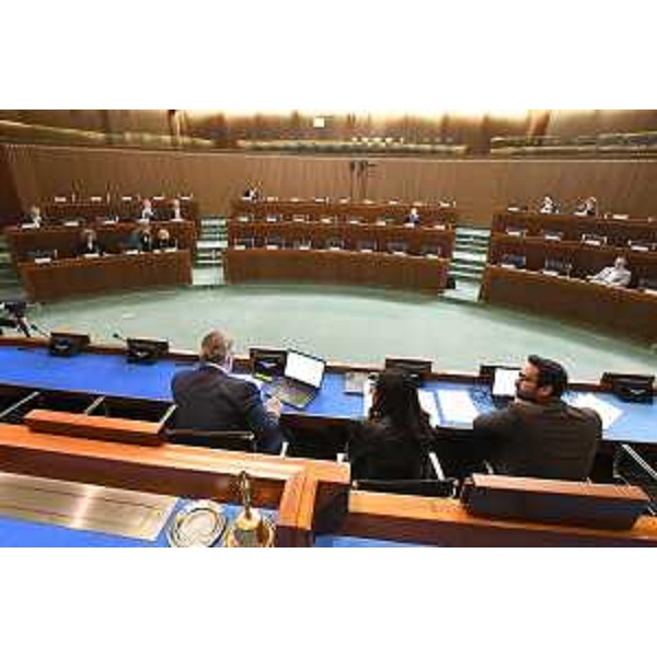 I lavori durante la seduta della V Commissione - I lavori durante la seduta della V Commissione