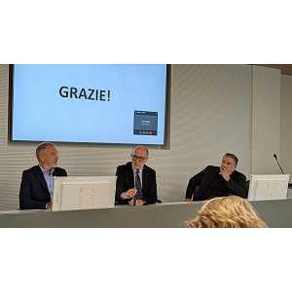 Riccardo Riccardi interviene nella sede di Udine della Regione alla presentazione dei dati di Ottobre Rosa e del ventennale del programma di screening mammografico regionale. - Riccardo Riccardi interviene nella sede di Udine della Regione alla presentazione dei dati di Ottobre Rosa e del ventennale del programma di screening mammografico regionale. 