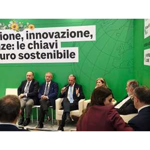 L'assessore Scoccimarro alla fiera Ecomondo 2025 a Rimini - L'assessore Scoccimarro alla fiera Ecomondo 2025 a Rimini