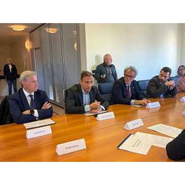 Il governatore Massimiliano Fedriga durante la presentazione del progetto in municipio a Brugnera - Il governatore Massimiliano Fedriga durante la presentazione del progetto in municipio a Brugnera