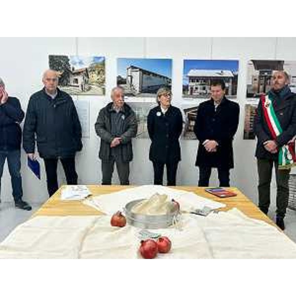 L'assessore regionale alle Finanze Barbara Zilli all'inaugurazione della mostra fotografica "Latte Mleko Milk" di Graziano Soravito - L'assessore regionale alle Finanze Barbara Zilli all'inaugurazione della mostra fotografica "Latte Mleko Milk" di Graziano Soravito 
