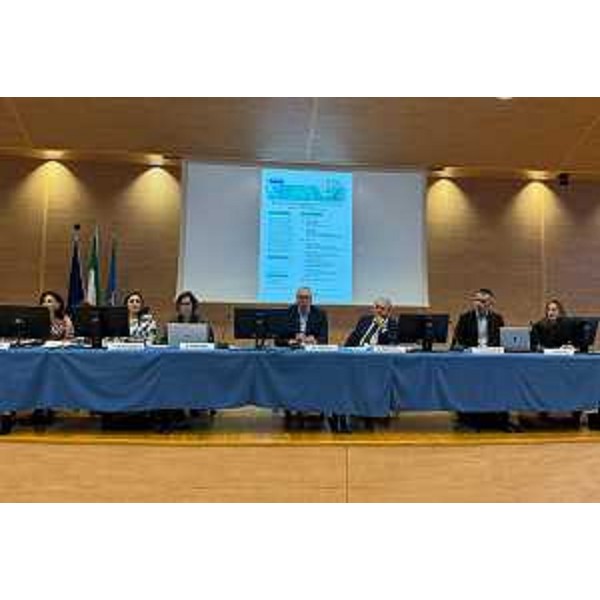 Il tavolo dei relatori al convegno su tecniche e strumenti per accrescere le Life Skills in classe - Il tavolo dei relatori al convegno su tecniche e strumenti per accrescere le Life Skills in classe