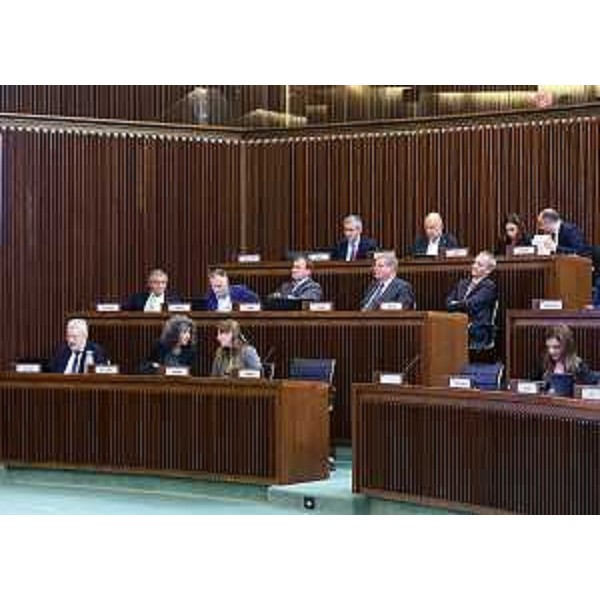 I banchi dove siedono i consiglieri delle Opposizioni - I banchi dove siedono i consiglieri delle Opposizioni