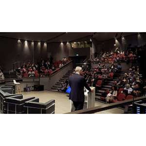 L'auditorium della Cultura friulana di Gorizia gremito di delegati da tutta Europa - L'auditorium della Cultura friulana di Gorizia gremito di delegati da tutta Europa