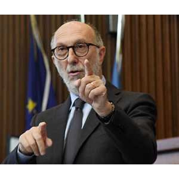 L'assessore Riccardi durante la seduta di Consiglio - L'assessore Riccardi durante la seduta di Consiglio