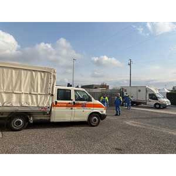 Protezione civile impegnata nel Banco Alimentare - Protezione civile impegnata nel Banco Alimentare