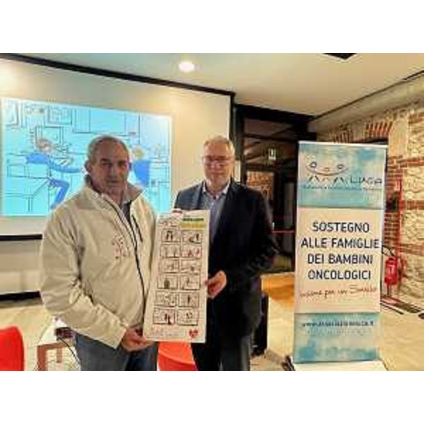 Il presidente dell'associazione Oncologia pediatrica Luca Odv, Andrea Muraro e il presidente del Cr, Mauro Bordin - Il presidente dell'associazione Oncologia pediatrica Luca Odv, Andrea Muraro e il presidente del Cr, Mauro Bordin