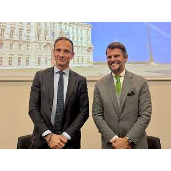 Il governatore del Friuli Venezia Giulia Massimiliano Fedriga insieme al presidente di Sport e Salute Marco Mezzaroma. - Il governatore del Friuli Venezia Giulia Massimiliano Fedriga insieme al presidente di Sport e Salute Marco Mezzaroma.