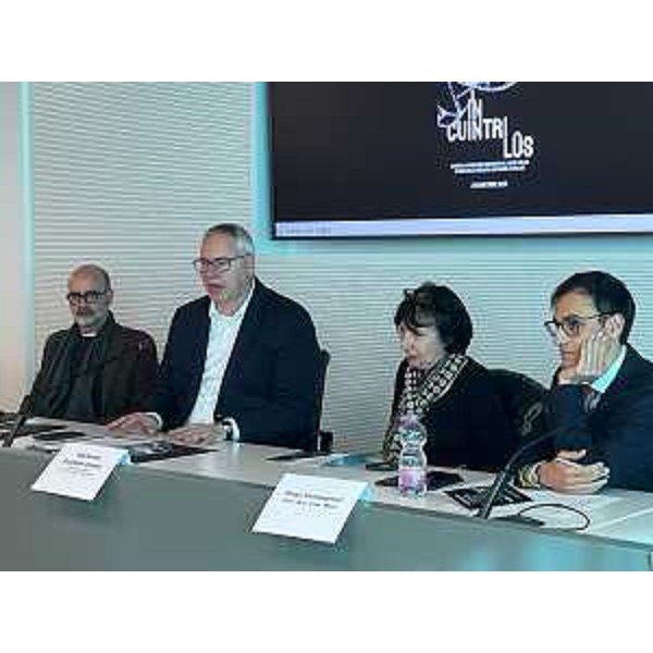 Il presidente del Cr Fvg, Mauro Bordin, alla presentazione di In cuinti lûs con Stefania Garlatti Costa, consigliera comunale di Udine, il presidente dall'Associazione culturale Maiè, Diego Compagnoni (primo a dx), e Thomas Bertacche del Centro Espressioni Cinematografiche (primo da sx) - Il presidente del Cr Fvg, Mauro Bordin, alla presentazione di In cuinti lûs con Stefania Garlatti Costa, consigliera comunale di Udine, il presidente dall'Associazione culturale Maiè, Diego Compagnoni (primo a dx), e Thomas Bertacche del Centro Espressioni Cinematografiche (primo da sx) 