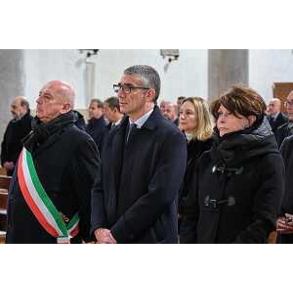 Gli assessori Roberti e Rosolen assieme al sindaco Dipiazza alla celebrazione della Virgo Fidelis - Gli assessori Roberti e Rosolen assieme al sindaco Dipiazza alla celebrazione della Virgo Fidelis