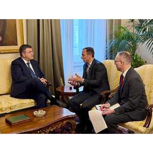 Il commissario Ue Apostolos Tzitzikostas e il governatore del Friuli Venezia Giulia Massimiliano Fedriga - Il commissario Ue Apostolos Tzitzikostas e il governatore del Friuli Venezia Giulia Massimiliano Fedriga