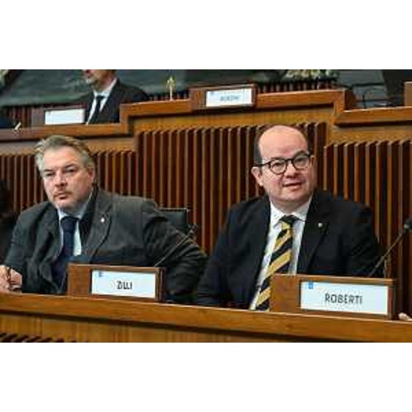 Il presidente della V Commissione consiliare, Diego Bernardis (Fedriga presidente), e l'assessore Mario Anzil - Il presidente della V Commissione consiliare, Diego Bernardis (Fedriga presidente), e l'assessore Mario Anzil